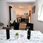 Nika Apartamento
