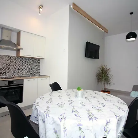 Nika Appartement *