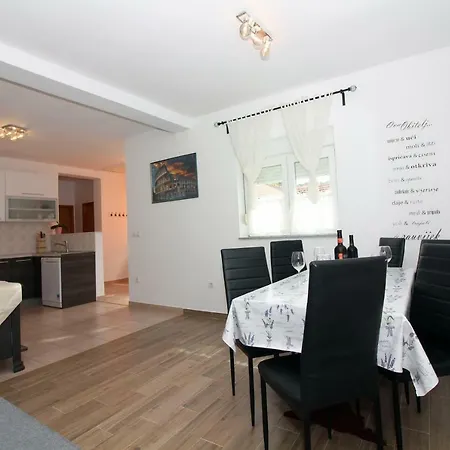 Nika Apartament Tisno