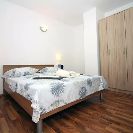 Nika Appartement Tisno